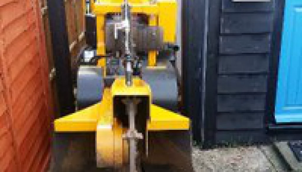 Narrow Tracked Stump Grinder And Operator For Hire Essex ...