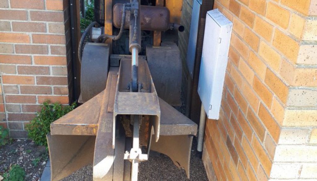 One of the advantages of having a narrow tree stump grinding machine is that we can come through most garden gates as th...